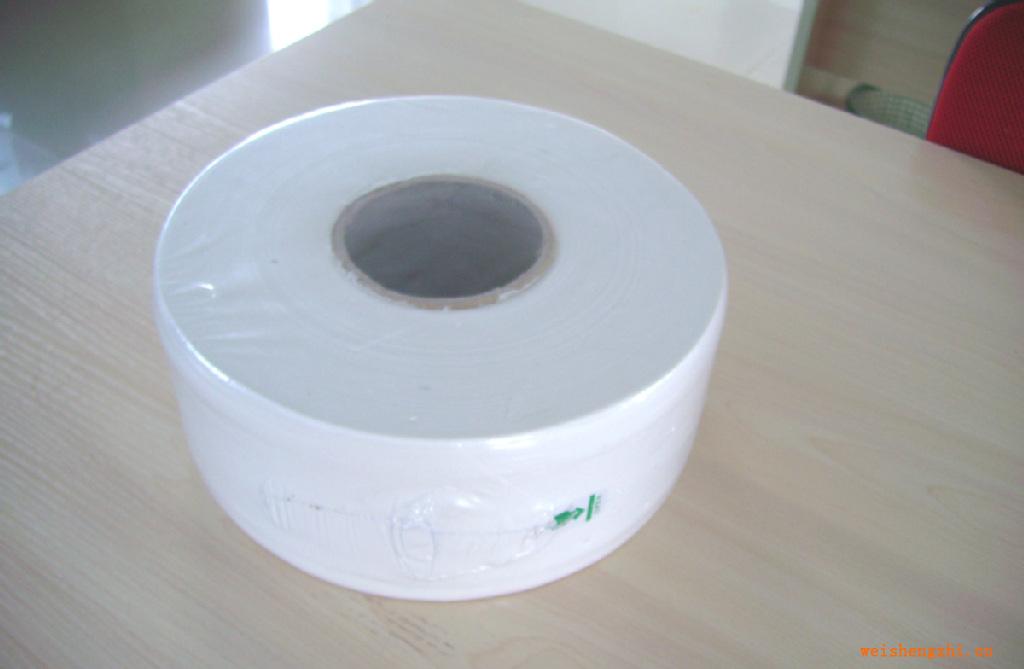 品維紙業(yè)廠家供應(yīng)酒店、物業(yè)商用珍寶卷紙、小盤紙